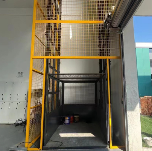 东湖导轨式升降机助力物流园破解运输难题